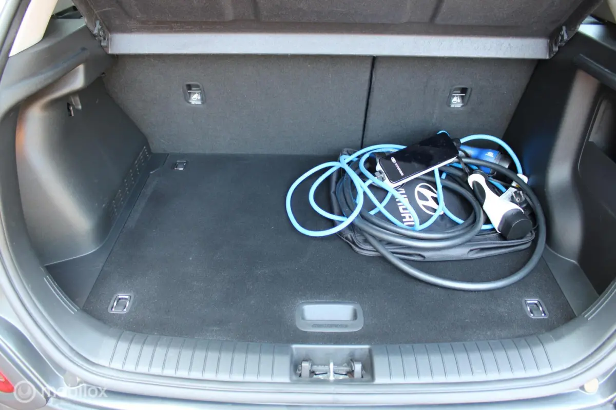 EV Comfort 64 kWh, 3 fase, Navi/App connect, Pdc + camera, Cruise, Clima, Keyless entry/go