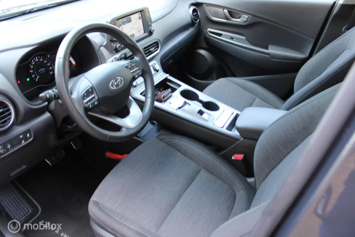 EV Comfort 64 kWh, 3 fase, Navi/App connect, Pdc + camera, Cruise, Clima, Keyless entry/go