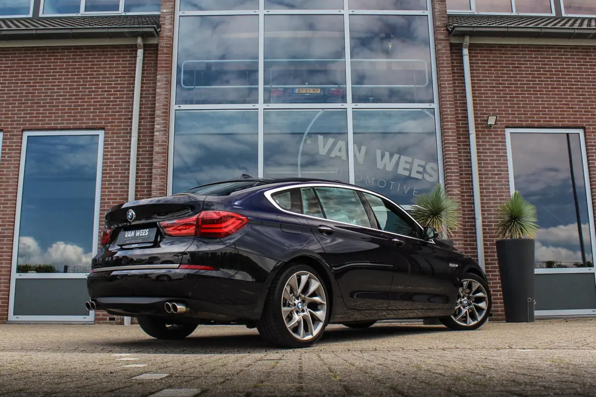 535i High Executive | Dealer onderhouden | B&O | 360 camera | Stoelmassage & -ventilatie | Active cruise | Panoramadak | Dodehoek detectie | Stuurverwarming