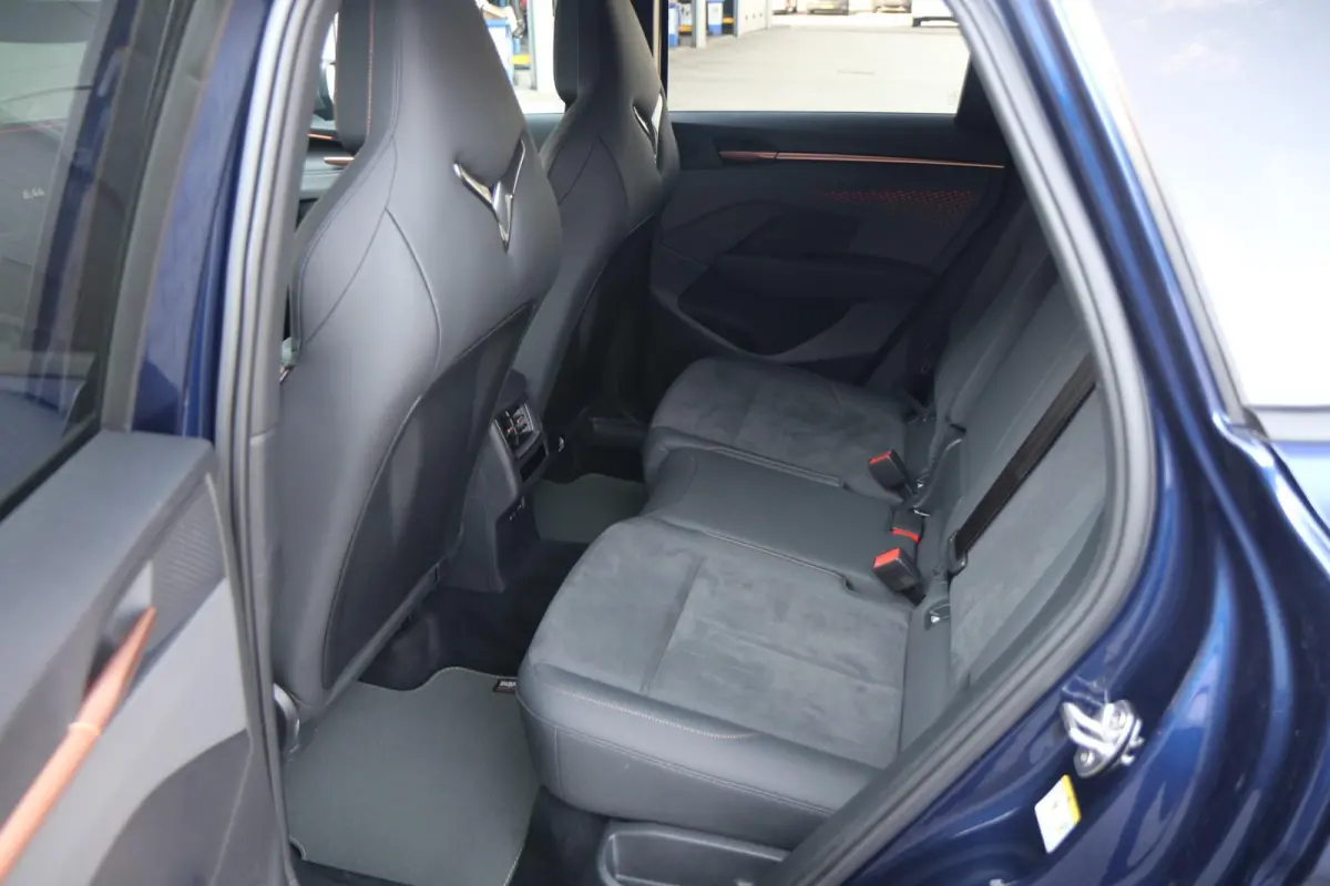 1.5 TSI 204pk e-Hybrid Business | Navigatie | 360 Camera | Stoelverwarming | Memory