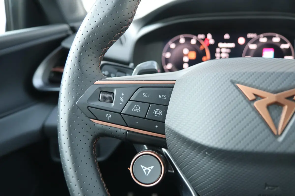 1.5 TSI 204pk e-Hybrid Business | Navigatie | 360 Camera | Stoelverwarming | Memory