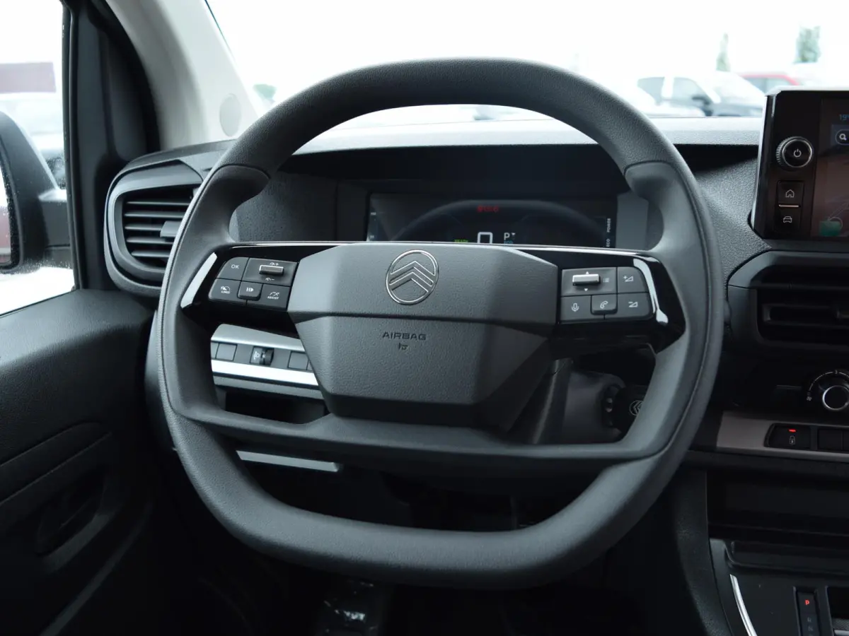 L3 75 kWh | tot 8 jaar garantie | camera | navi incl. Apple Carplay | laadruimtebetimmering | parkeersensoren voor & achter | dodehoek detectie | rijklaarprijs |