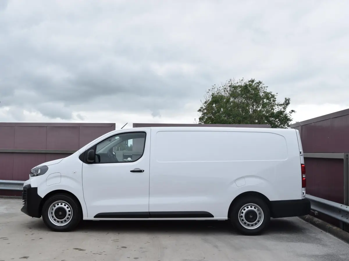 L3 75 kWh | tot 8 jaar garantie | camera | navi incl. Apple Carplay | laadruimtebetimmering | parkeersensoren voor & achter | dodehoek detectie | rijklaarprijs |