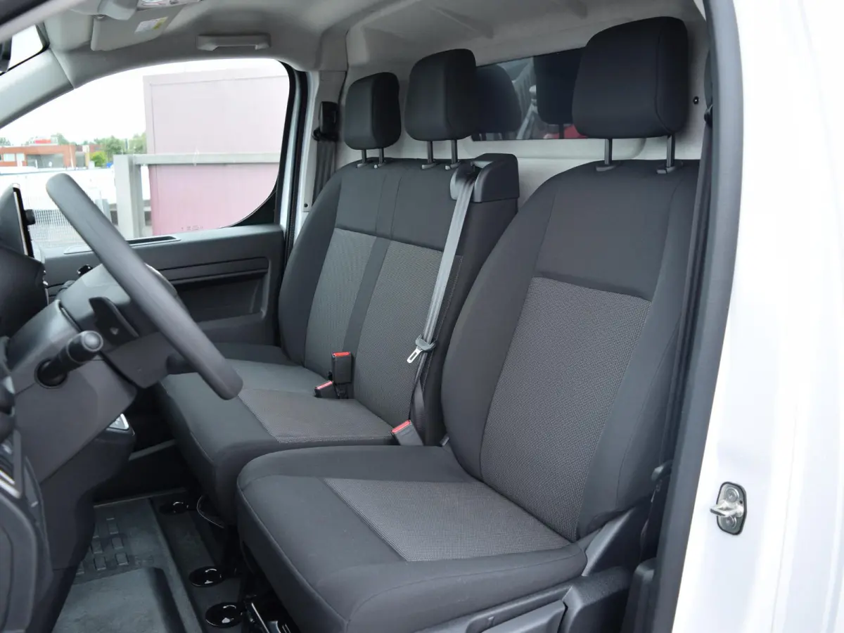 L3 75 kWh | tot 8 jaar garantie | camera | navi incl. Apple Carplay | laadruimtebetimmering | parkeersensoren voor & achter | dodehoek detectie | rijklaarprijs |