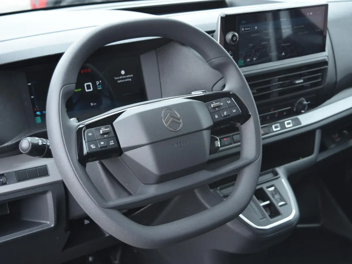 L3 75 kWh | tot 8 jaar garantie | camera | navi incl. Apple Carplay | laadruimtebetimmering | parkeersensoren voor & achter | dodehoek detectie | rijklaarprijs |