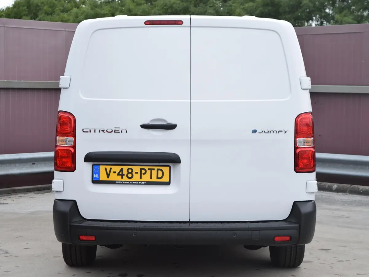L3 75 kWh | tot 8 jaar garantie | camera | navi incl. Apple Carplay | laadruimtebetimmering | parkeersensoren voor & achter | dodehoek detectie | rijklaarprijs |