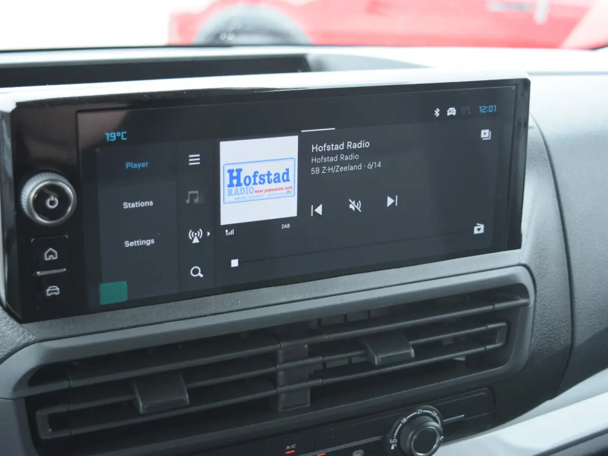 L3 75 kWh | tot 8 jaar garantie | camera | navi incl. Apple Carplay | laadruimtebetimmering | parkeersensoren voor & achter | dodehoek detectie | rijklaarprijs |