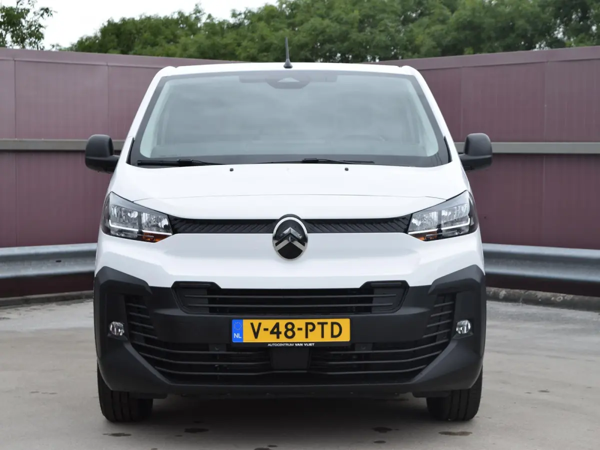 L3 75 kWh | tot 8 jaar garantie | camera | navi incl. Apple Carplay | laadruimtebetimmering | parkeersensoren voor & achter | dodehoek detectie | rijklaarprijs |