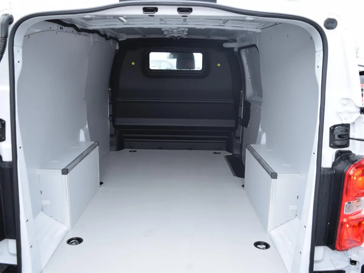 L3 75 kWh | tot 8 jaar garantie | camera | navi incl. Apple Carplay | laadruimtebetimmering | parkeersensoren voor & achter | dodehoek detectie | rijklaarprijs |