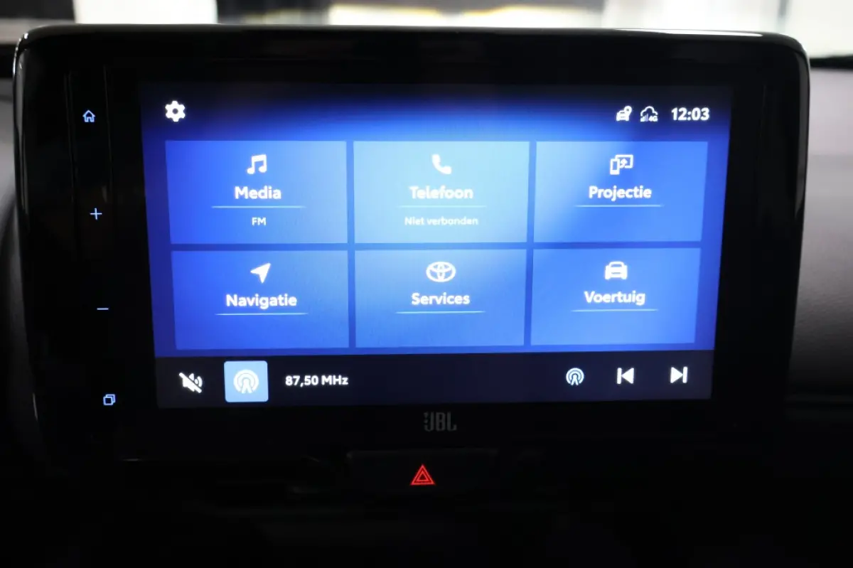 1.5 Hybrid GR Sport | Two-Tone | HUD