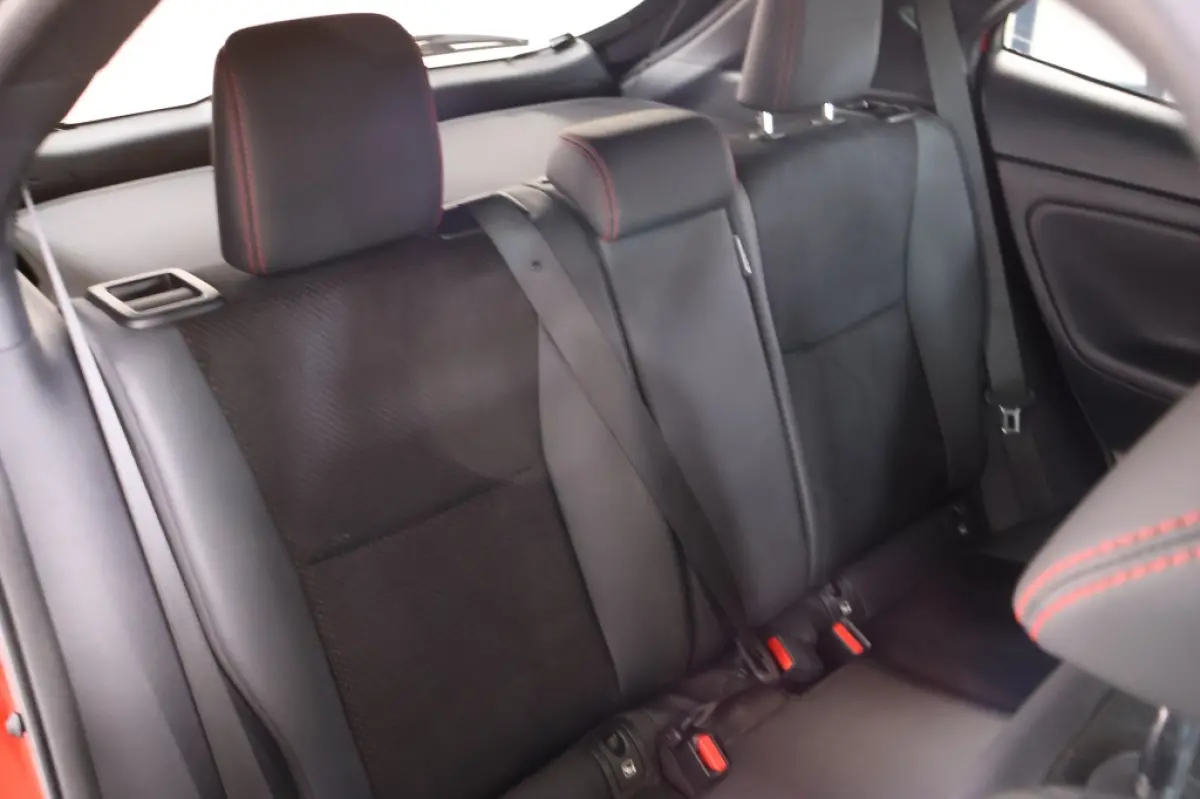 1.5 Hybrid GR Sport | Two-Tone | HUD