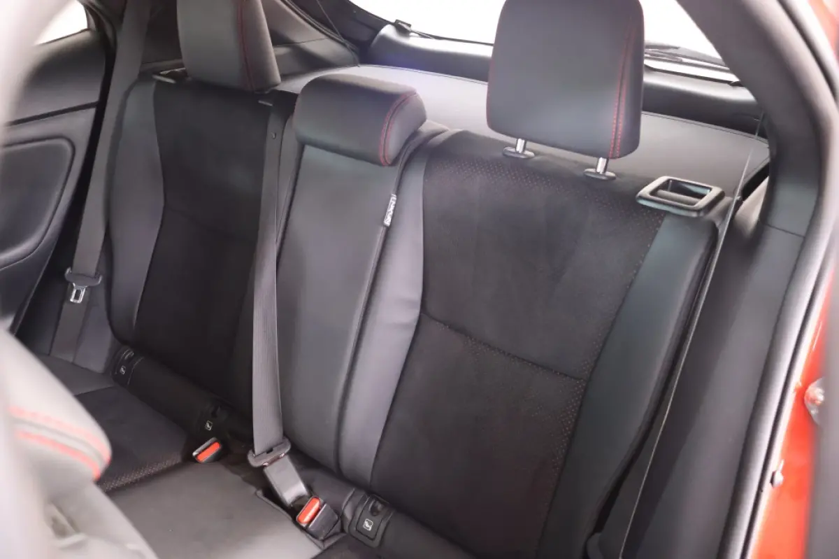 1.5 Hybrid GR Sport | Two-Tone | HUD