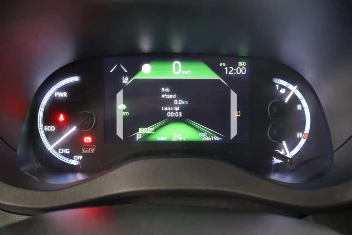 1.5 Hybrid GR Sport | Two-Tone | HUD