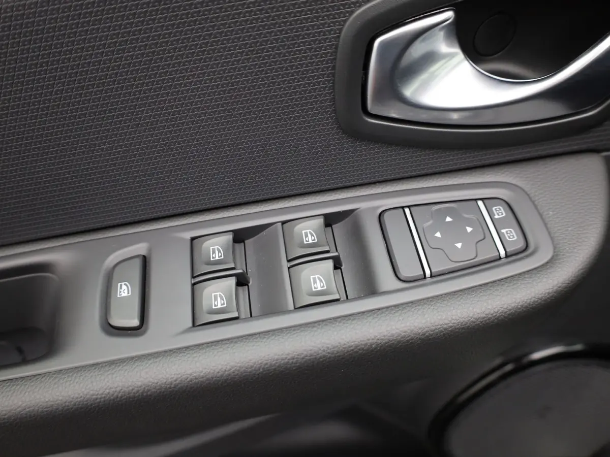 0.9 TCe Limited | Keyless | Parkeersensoren | Prijs Rijklaar!!
