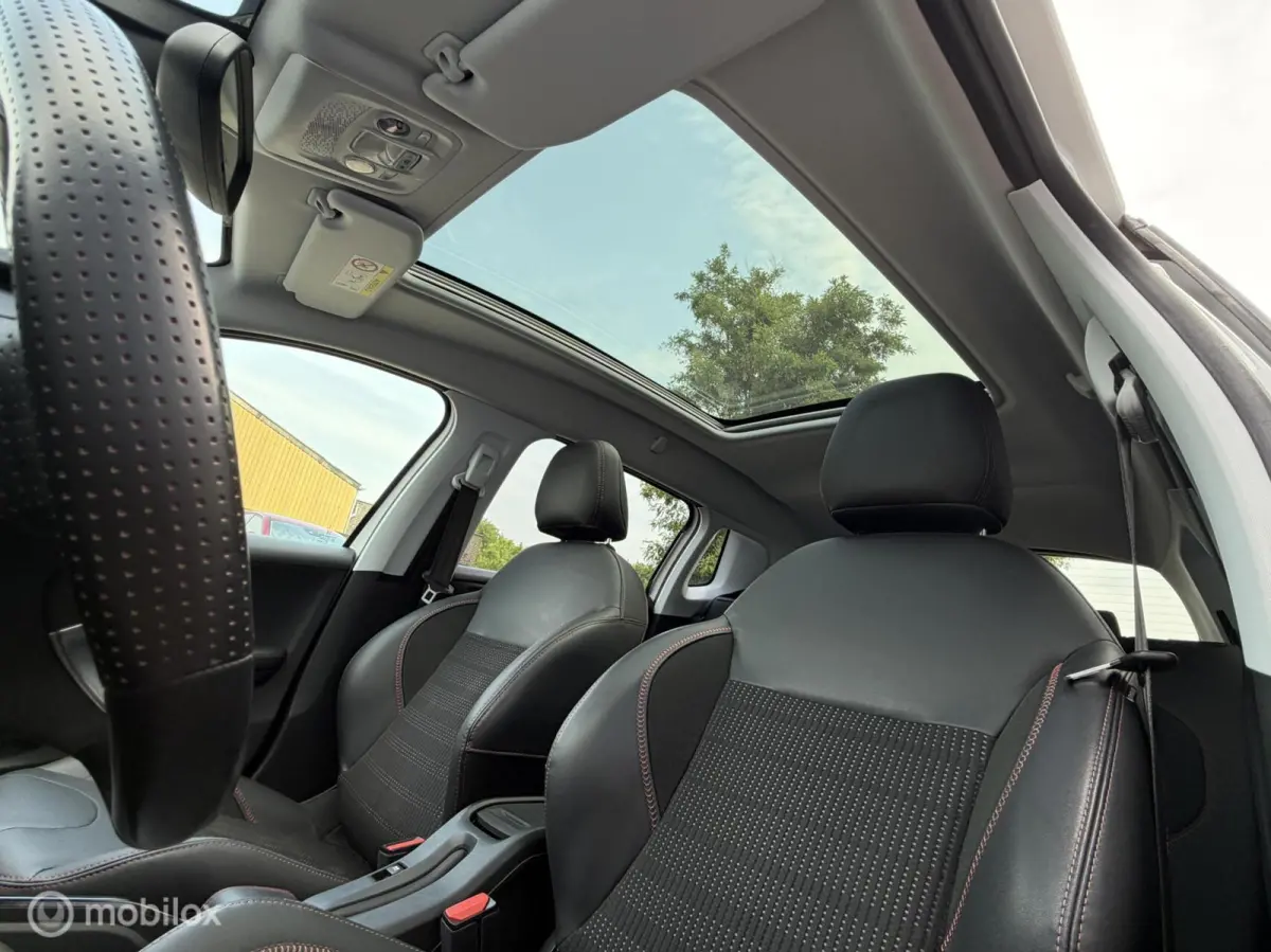 1.2 PureTech GT-Line Aut Pano Clima Trekh. 17"Lmv etc.