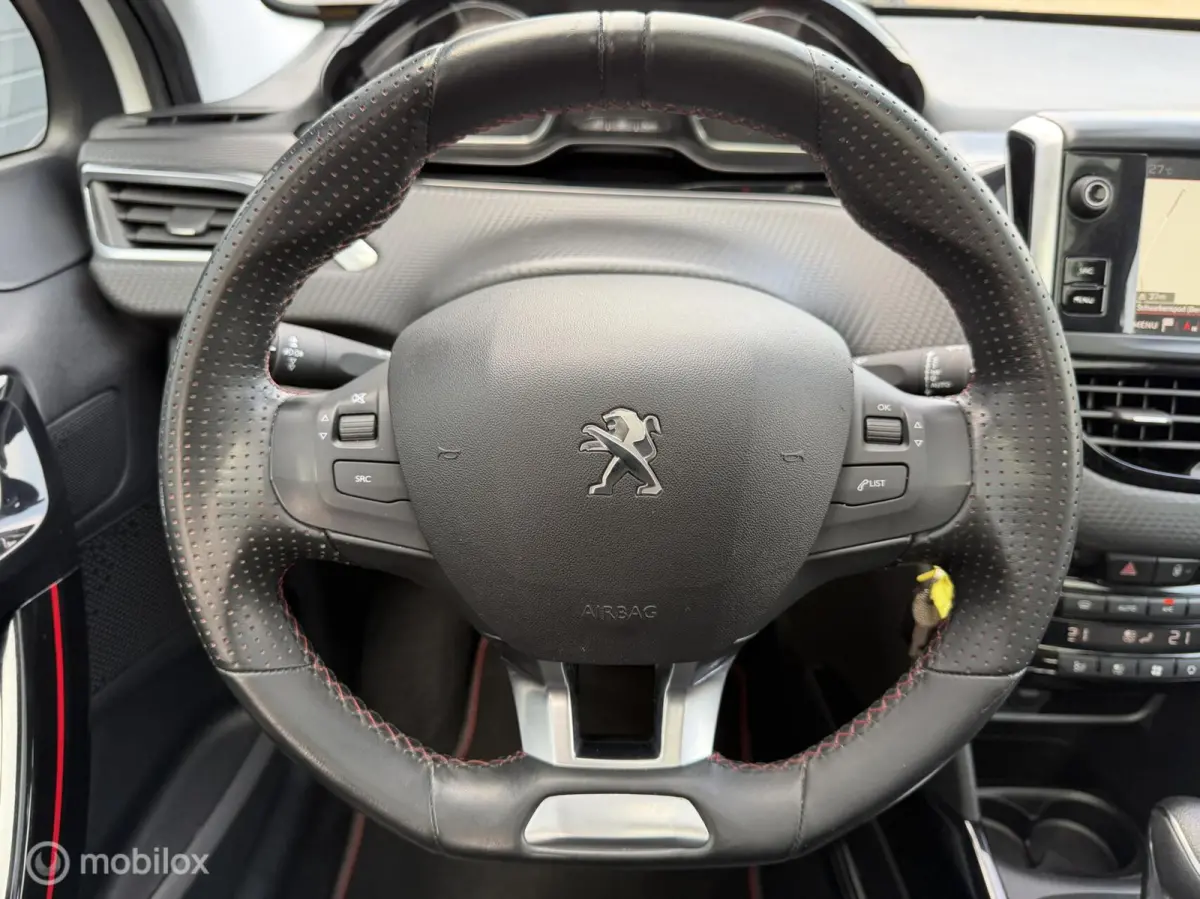 1.2 PureTech GT-Line Aut Pano Clima Trekh. 17"Lmv etc.