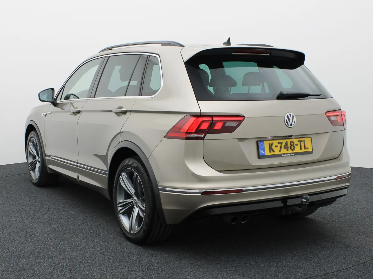 1.4 TSI ACT Highline Business R | 3x R-Line | Camera | Trekhaak | Prijs Rijklaar!!