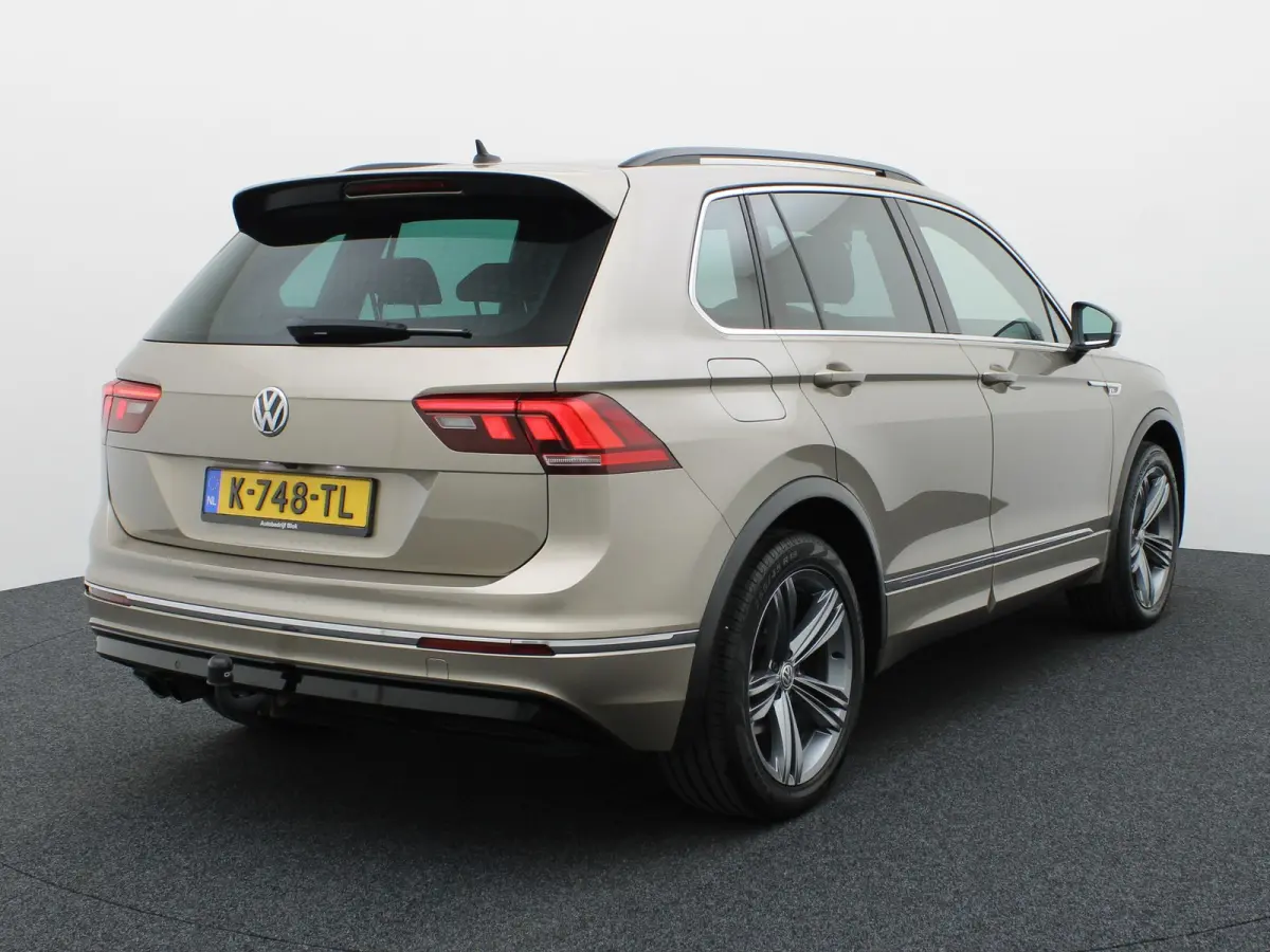 1.4 TSI ACT Highline Business R | 3x R-Line | Camera | Trekhaak | Prijs Rijklaar!!