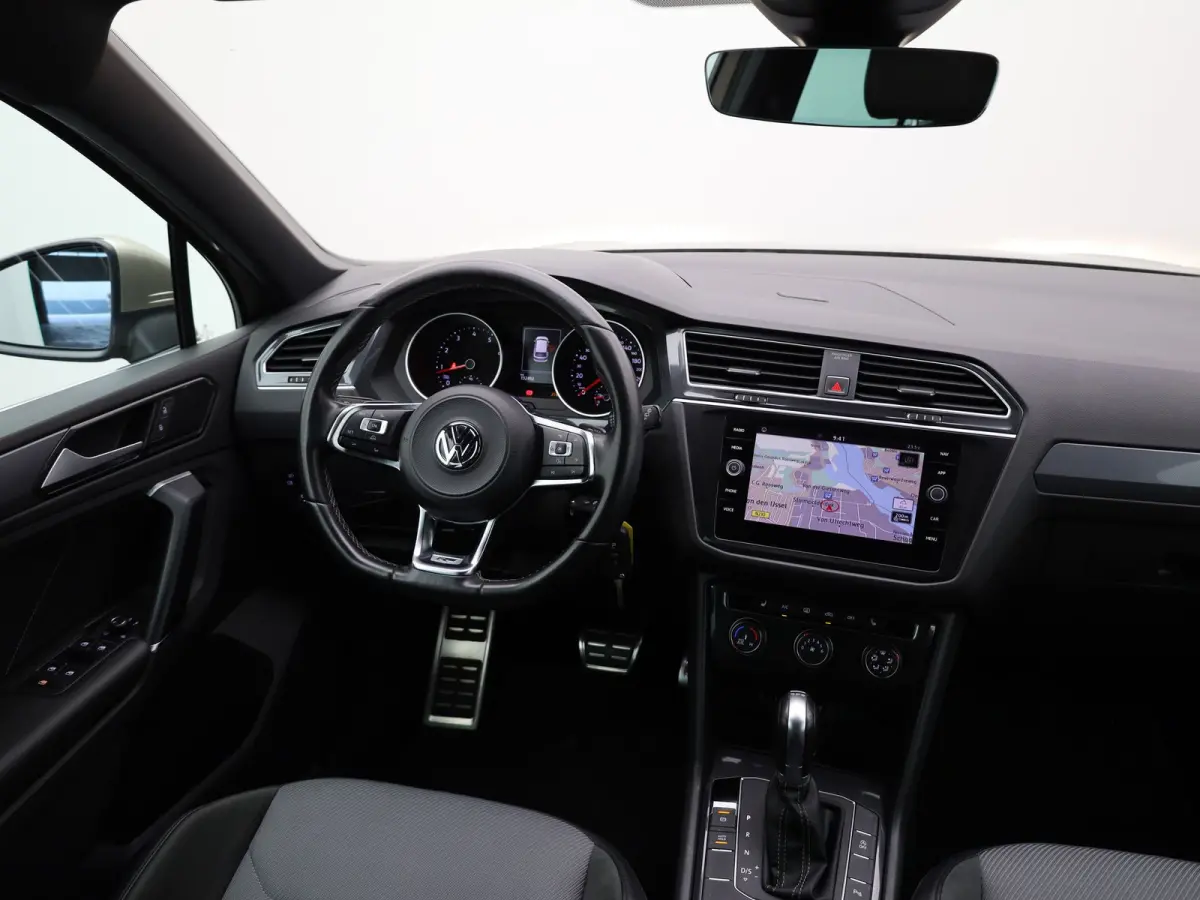 1.4 TSI ACT Highline Business R | 3x R-Line | Camera | Trekhaak | Prijs Rijklaar!!
