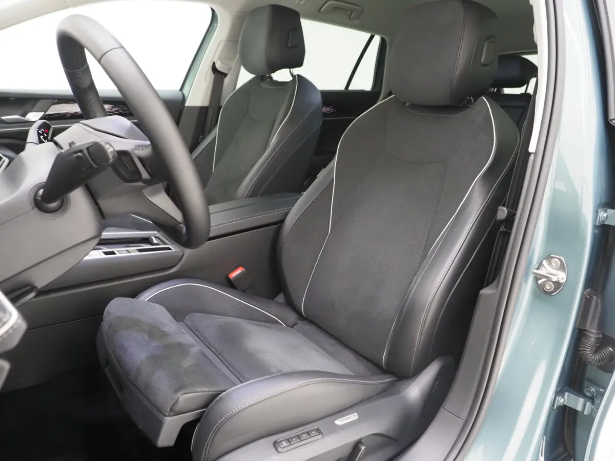 1.5 eHybrid 204PK | Leder/Alcantara | Trekhaak | Stoelventilatie | Massage | HUD | 360 | Memory