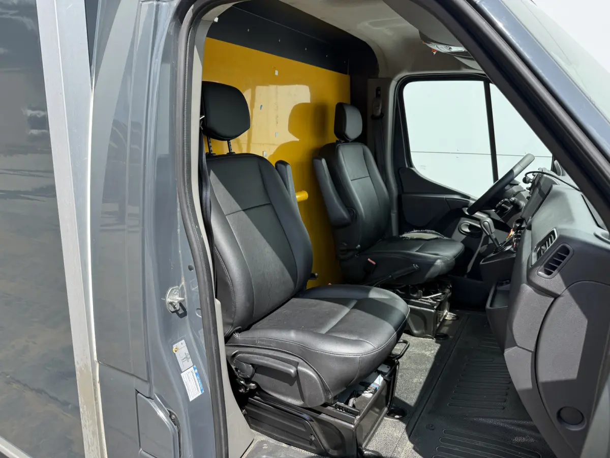 Plancher T35 2.3 DCI 150PK Lowliner Bakwagen Airco Cruise Control Camera Foodtruck Meubelbak Paardenwagen