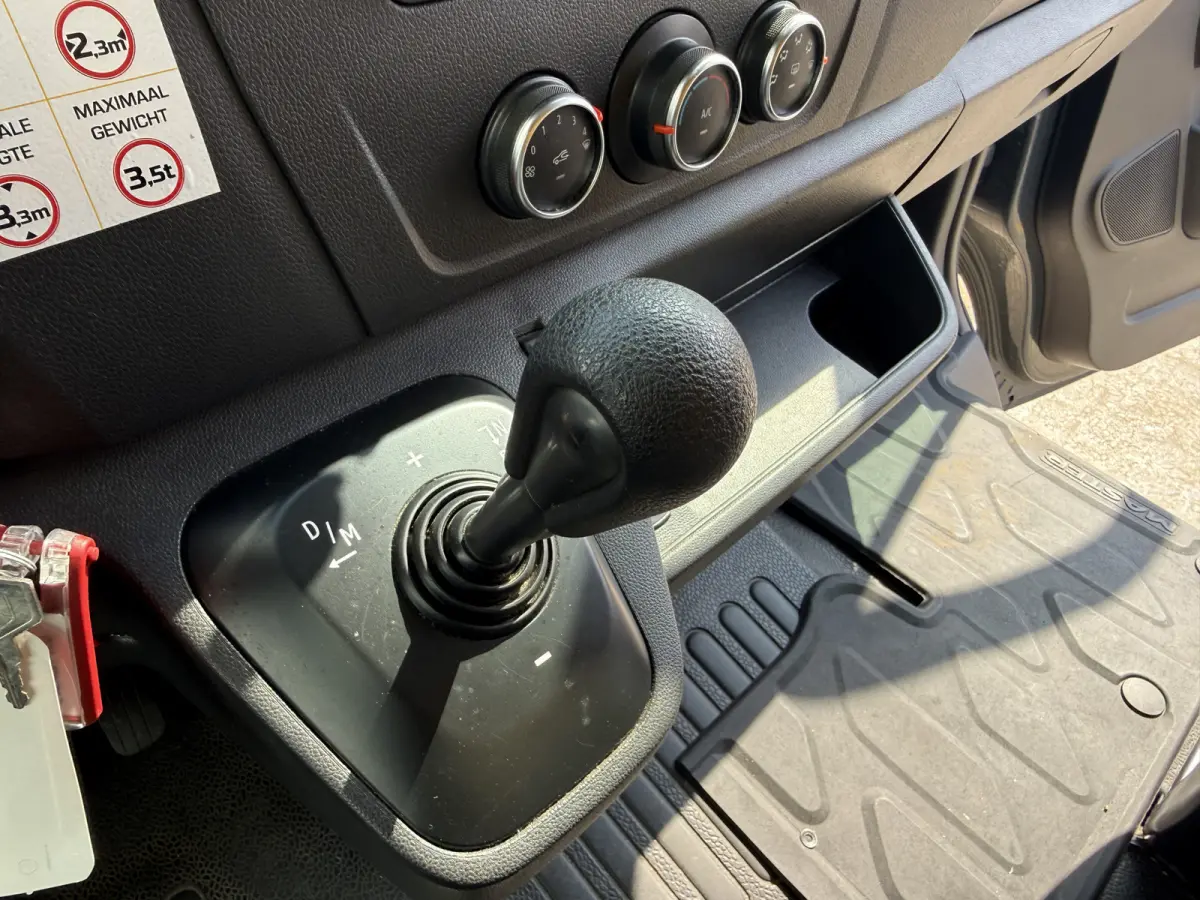 Plancher T35 2.3 DCI 150PK Lowliner Bakwagen Airco Cruise Control Camera Foodtruck Meubelbak Paardenwagen