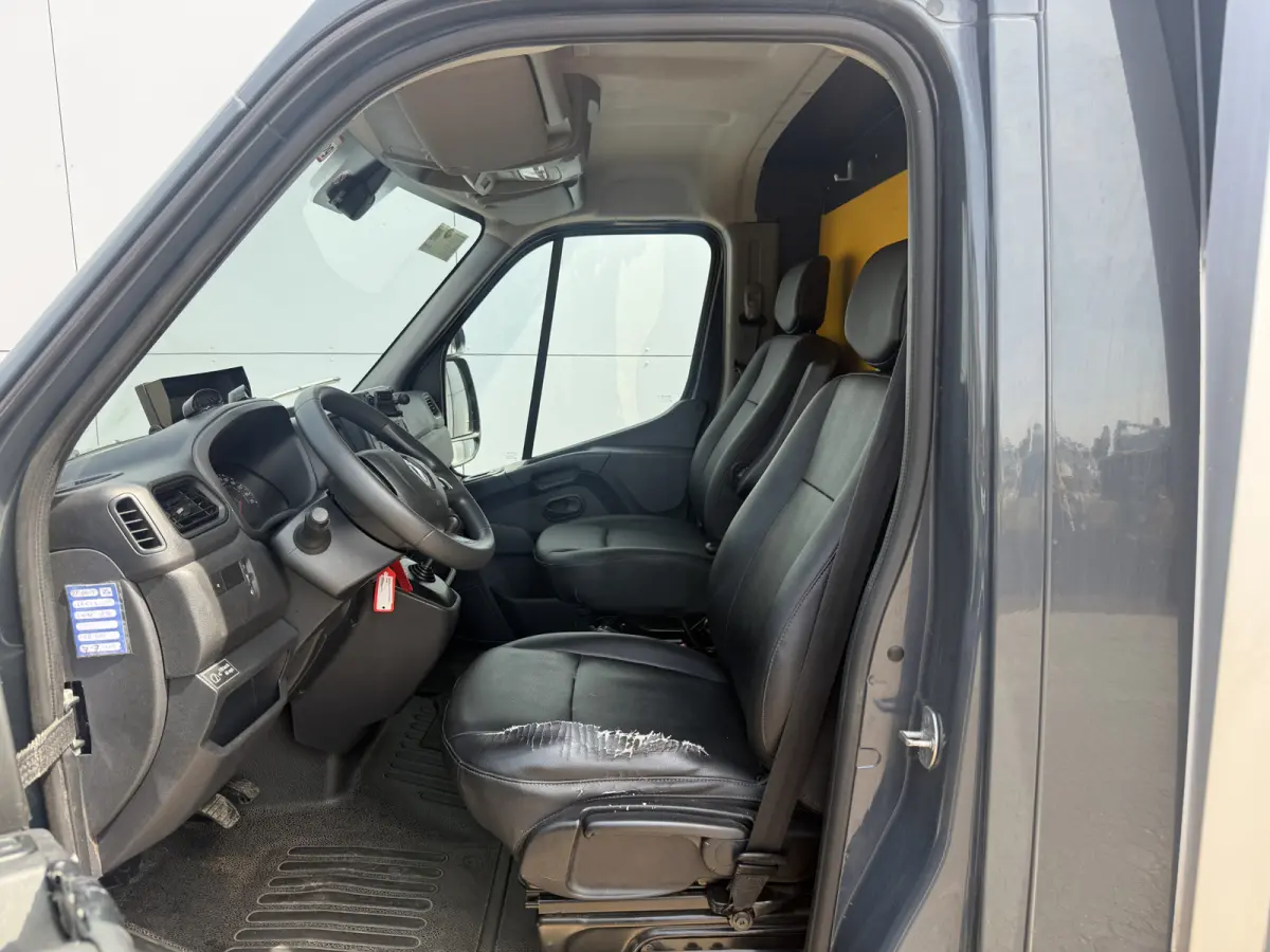Plancher T35 2.3 DCI 150PK Lowliner Bakwagen Airco Cruise Control Camera Foodtruck Meubelbak Paardenwagen