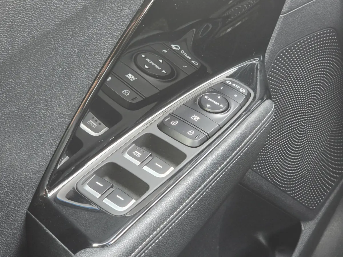 1.6 GDi Hybrid | Ad. cruise control | Navigatie | Half leder | Chroom afwerking | Stoelverwarming