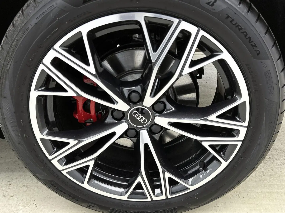 1.5 e-hybrid S edition 272 PK | Adaptive cruise control | Elektrische voorstoelen | Dodehoekdetectie | Verwarmbare voorstoelen | 360 graden camera | Head-up display | LED-koplampen | Privacy