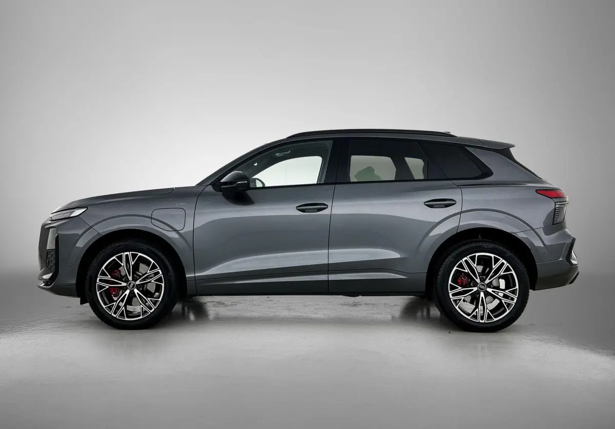 1.5 e-hybrid S edition 272 PK | Adaptive cruise control | Elektrische voorstoelen | Dodehoekdetectie | Verwarmbare voorstoelen | 360 graden camera | Head-up display | LED-koplampen | Privacy