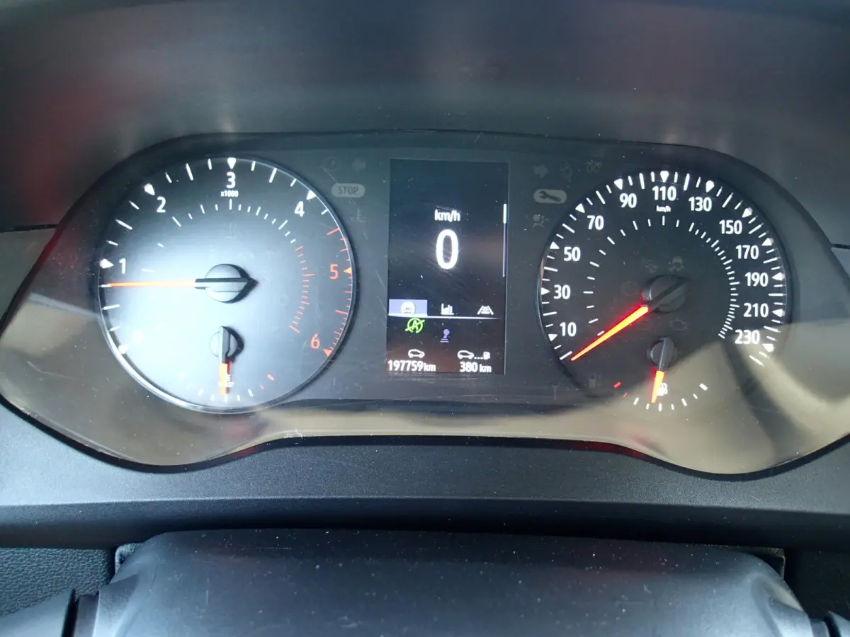 1.5 Blue dCi 75 Comfort L1 VOORZIEN VAN AIRCO+CRUISE+NIEUWE MOTOR !!