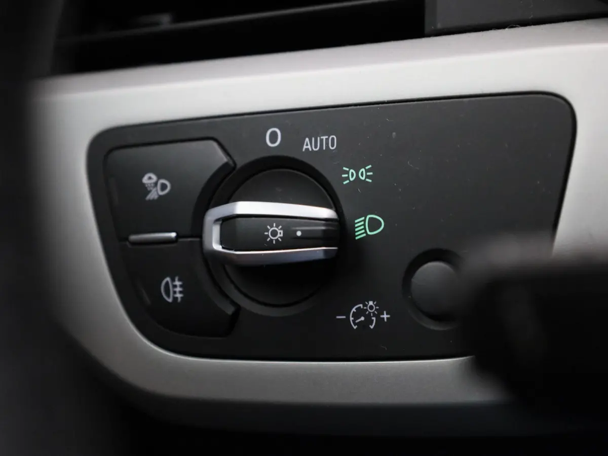 35 TFSI S edition | LEDER | CAMERA | DIGITAAL DASHBOARD | STOELVERWARMING | CLIMATE CONTROL | ELEK.KOFFERBAK | LMV | APPLE CARPLAY |