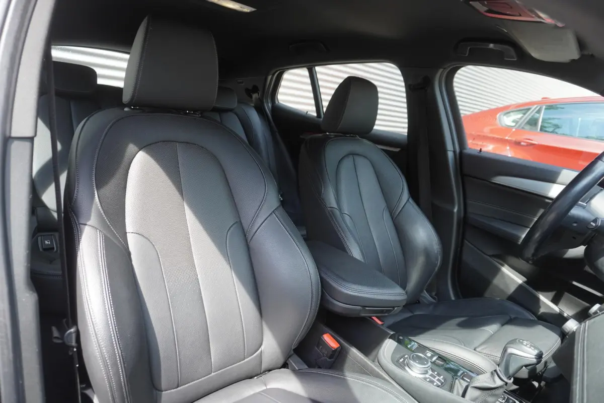 xDrive25e High Executive | M Sportpakket | Stuurwielrand verwarmd | BMW Head-Up Display | HiFi System | Achteruitrijcamera |