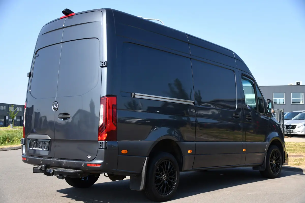 319 3.0 CDI L2H2 AMG Edition Adaptieve Cruise, Camera, Carplay, LED, 10,5'' Mbux, Automaat, Sensoren, Stoelverwarming, Uniek!