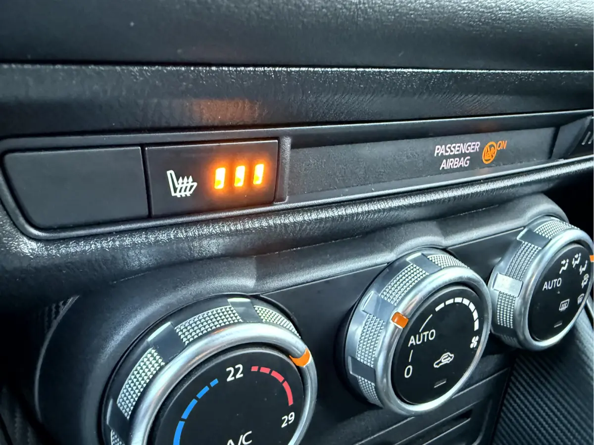 2.0 SkyActiv-G 120 SkyLease+ Navi, Stoelverwarming, Trekhaak