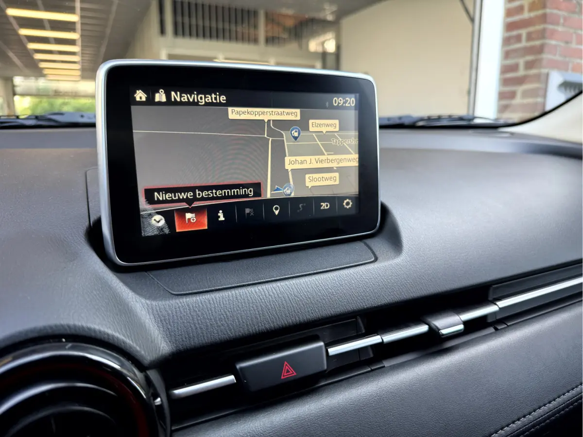 2.0 SkyActiv-G 120 SkyLease+ Navi, Stoelverwarming, Trekhaak