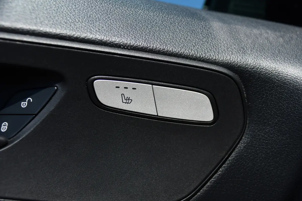 124 CDI L3 DC PB Edition Camera, Cruise, Carplay, Stoelverwarming, 237pk, Automaat, Multimedia, Trekhaak, Uniek!