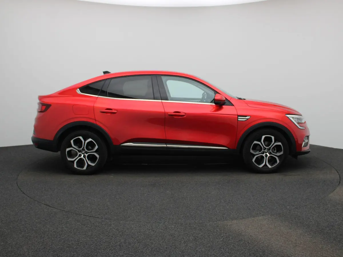 1.6 E-TECH HYBRID INTENS | CAMERA | CLIMATE CONTROL | SFEERVERLICHTING | KEYLESS | NAVIGATIE | LANE ASSIST |