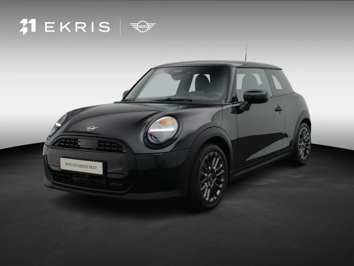 Cooper C Blackyard + Parking Assistant + Driving Assistant + Elektrisch verwarmde voorstoelen + 17''