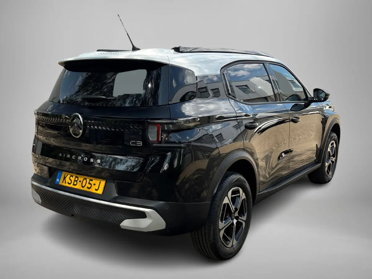 1.2 Hybrid 145pk Max Navigatie | Climate control | Draadloze telefoonlader | Dodehoek sensoren | Achteruitrijcamera | Parkeersensoren rondom | Cruse control | 17" lichtmetalen velgen