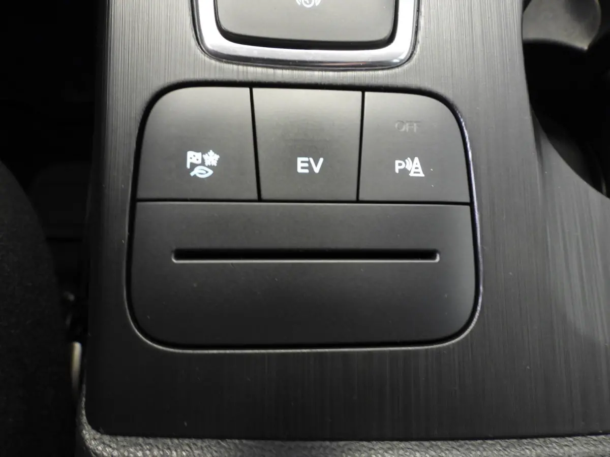 2.5 PHEV Plug-In Cool&Connect TREKH./NAVI/CLIMA/WINTERPACK/17"LMV!