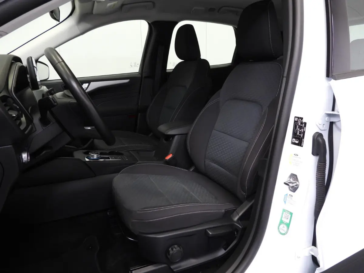 2.5 PHEV Plug-In Cool&Connect TREKH./NAVI/CLIMA/WINTERPACK/17"LMV!
