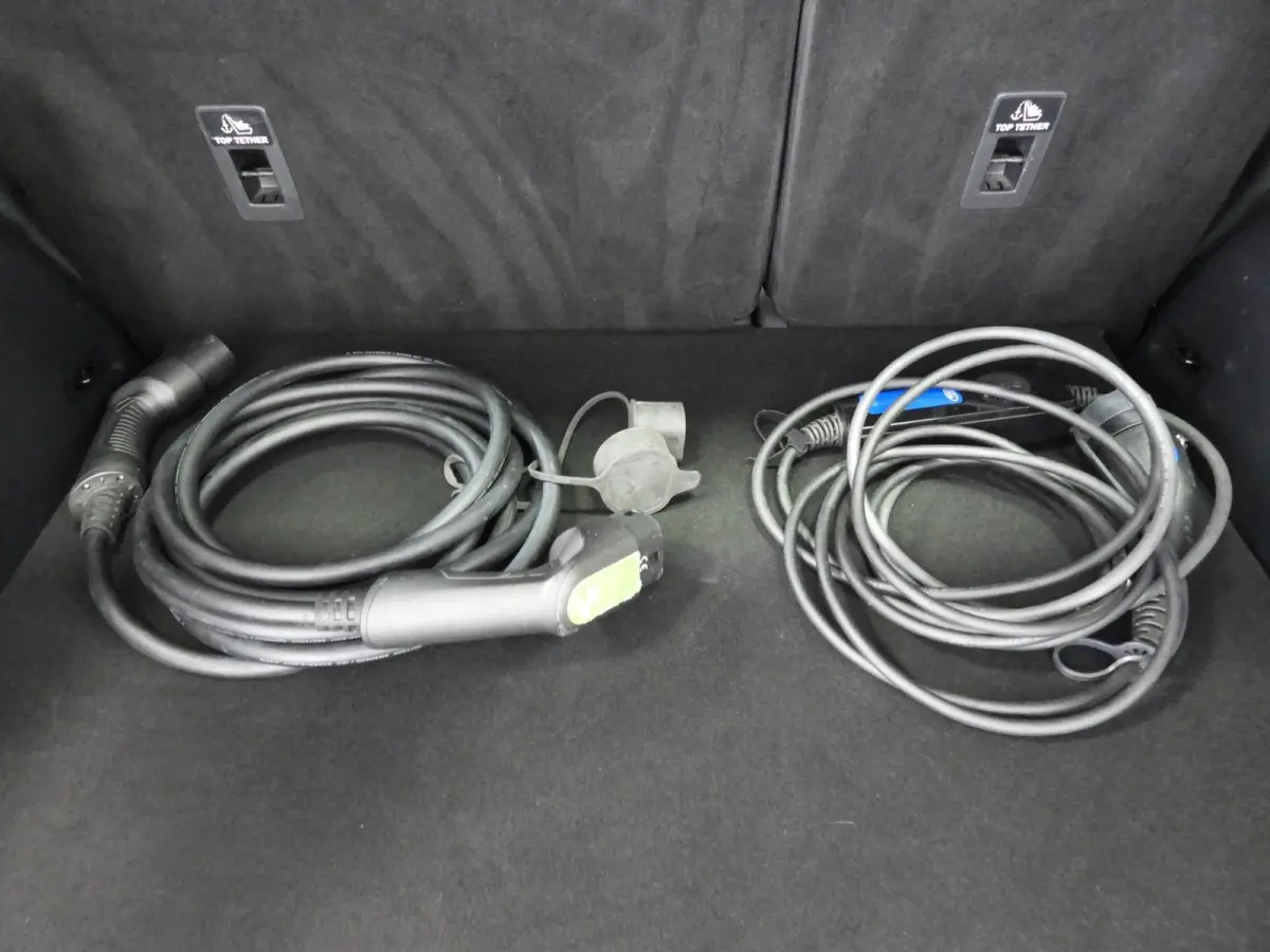 2.5 PHEV Plug-In Cool&Connect TREKH./NAVI/CLIMA/WINTERPACK/17"LMV!