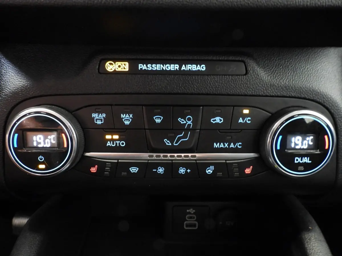 2.5 PHEV Plug-In Cool&Connect TREKH./NAVI/CLIMA/WINTERPACK/17"LMV!
