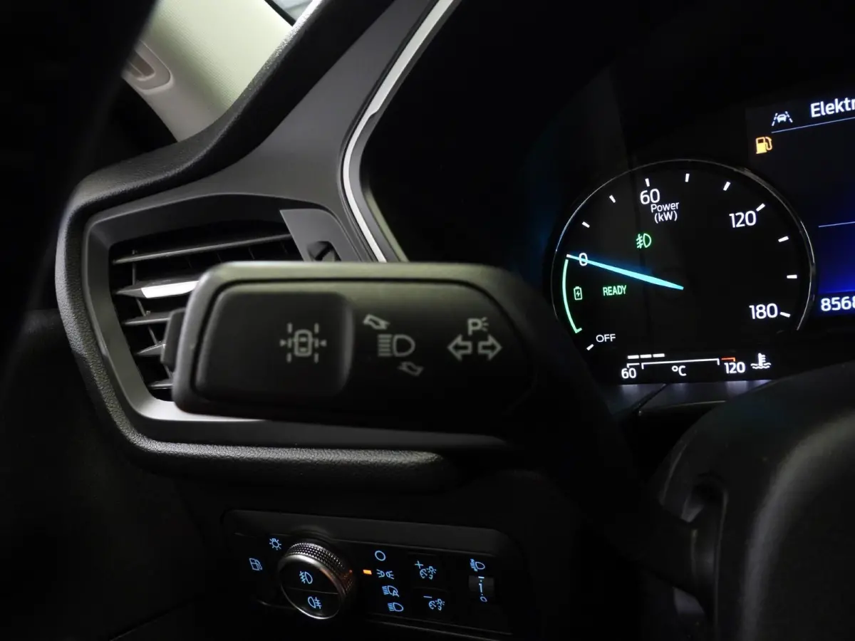 2.5 PHEV Plug-In Cool&Connect TREKH./NAVI/CLIMA/WINTERPACK/17"LMV!