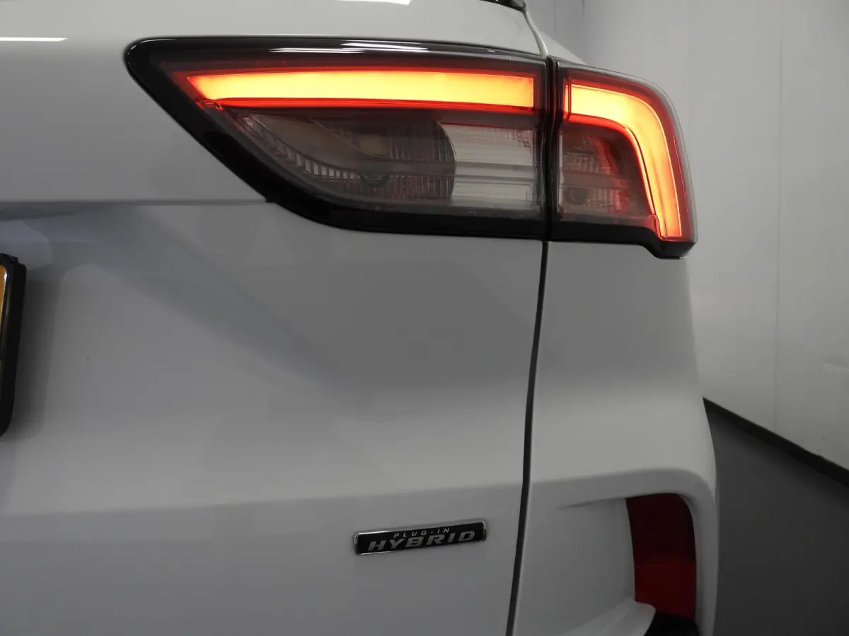2.5 PHEV Plug-In Cool&Connect TREKH./NAVI/CLIMA/WINTERPACK/17"LMV!