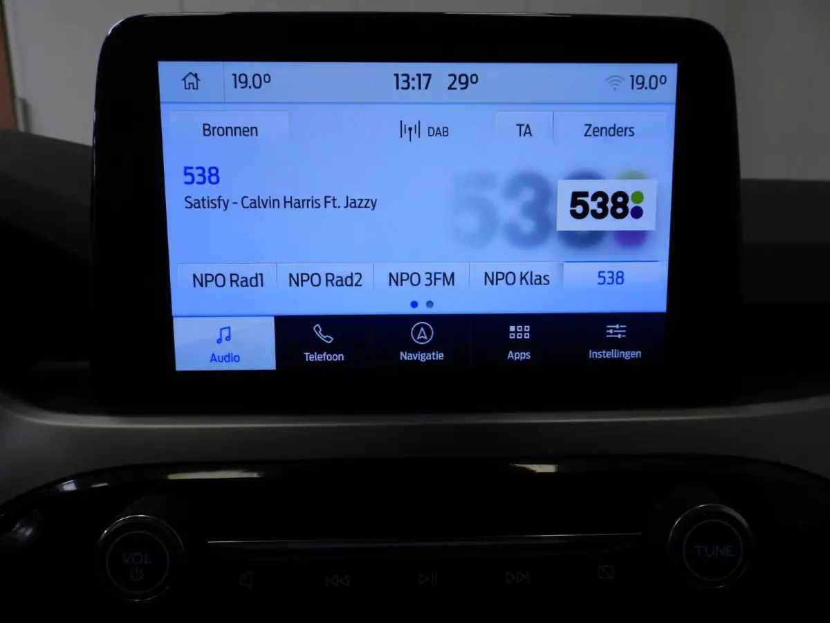 2.5 PHEV Plug-In Cool&Connect TREKH./NAVI/CLIMA/WINTERPACK/17"LMV!