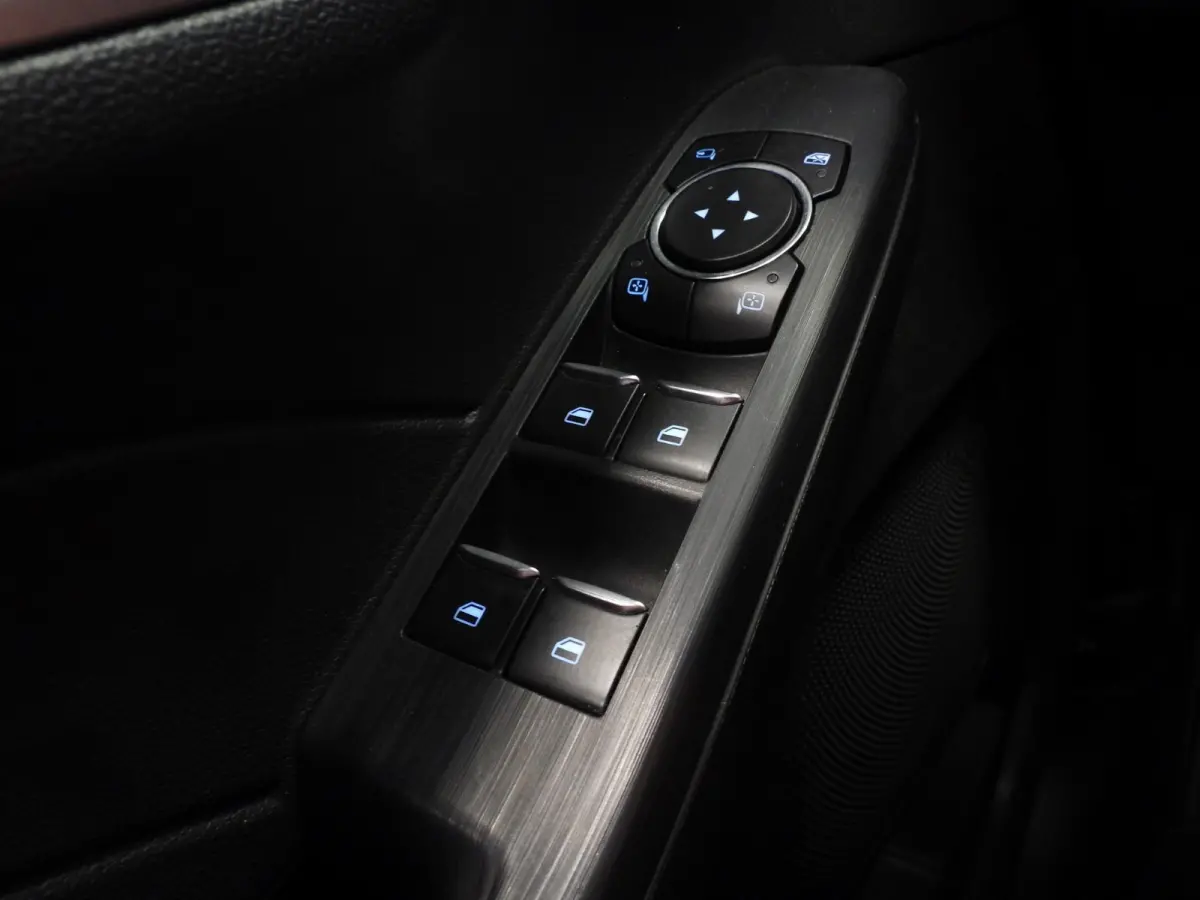 2.5 PHEV Plug-In Cool&Connect TREKH./NAVI/CLIMA/WINTERPACK/17"LMV!