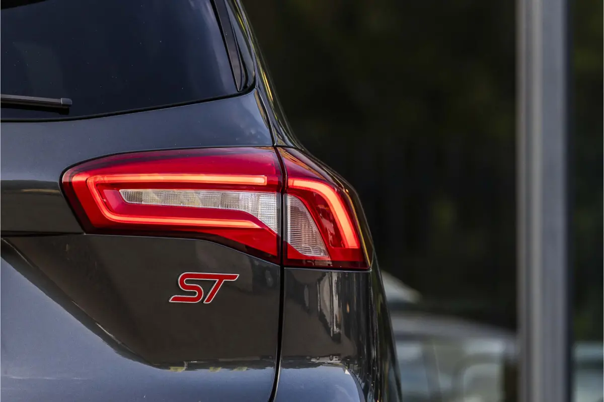2.3 EcoBoost ST-3 | Elektrisch glazen panorama-dak |