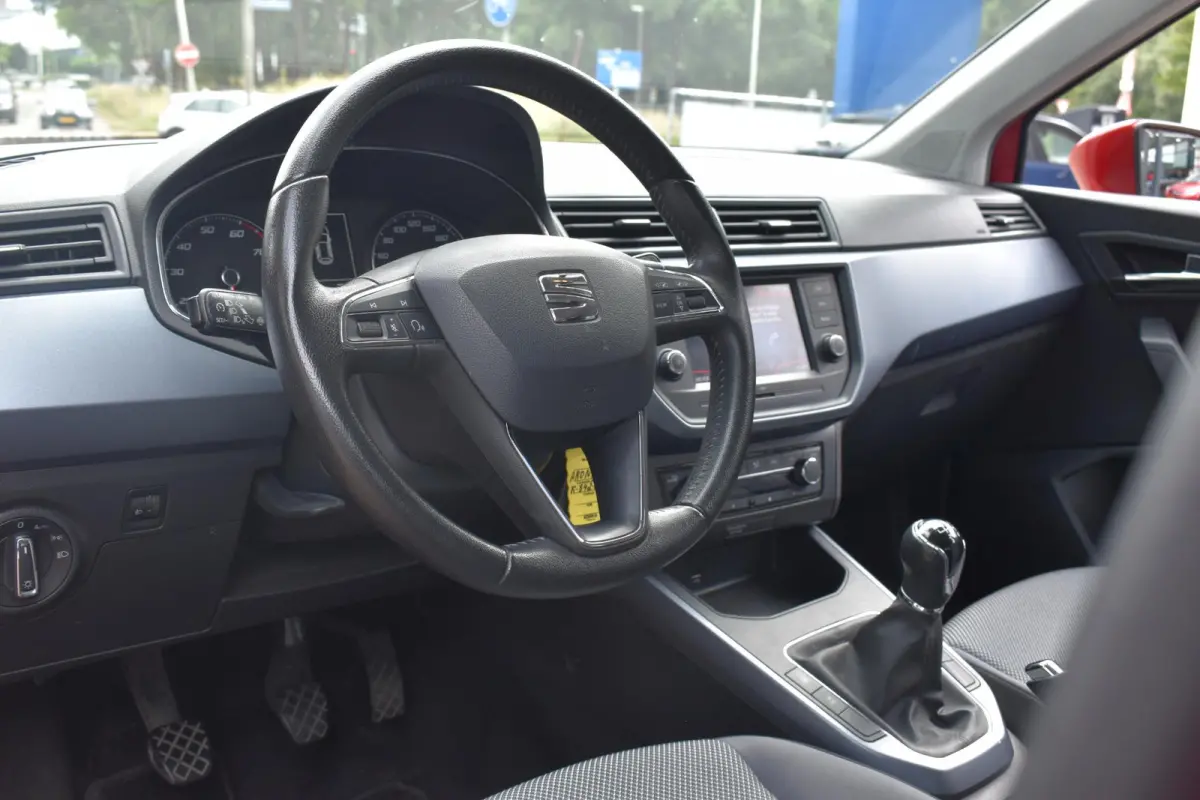 1.0 TSI Style Business Intense Carplay Navigatie | BSM | Climate en Cruise Control | 12 mnd BOVAG garantie | Whatsapp 06-53188999